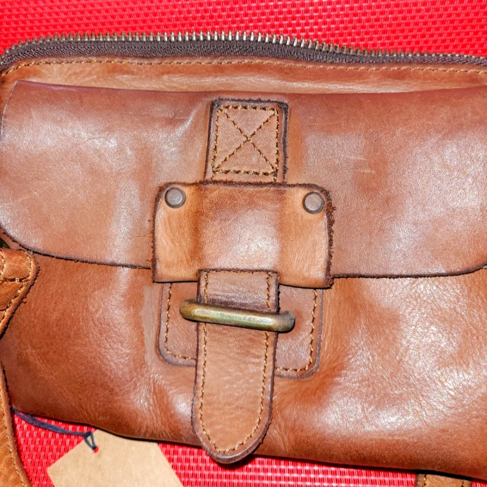 Harbour 2nd Leather Crossbody purse